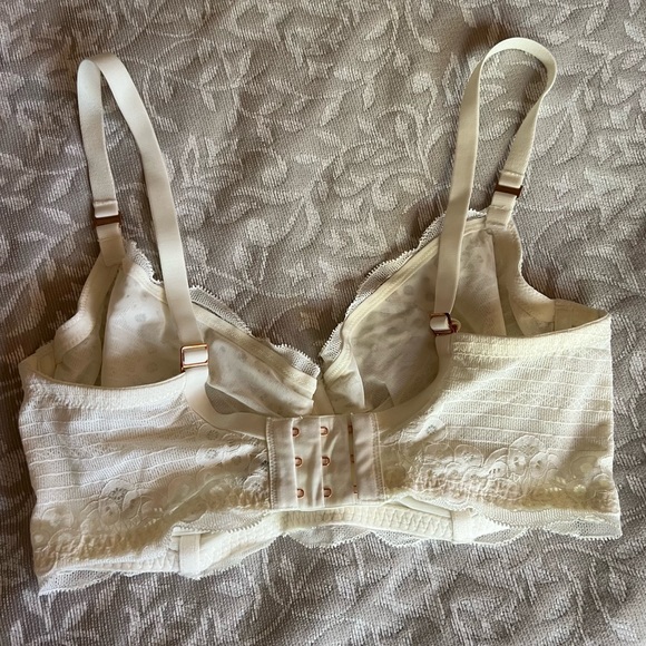 NWOT Aerie Underwire Bra White with Rose Gold Hardware 34DDD - Picture 2 of 3